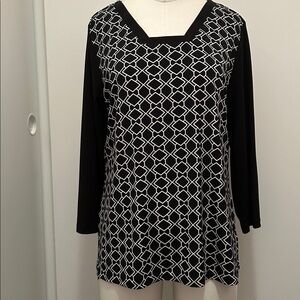Black & White Geometric Print Top